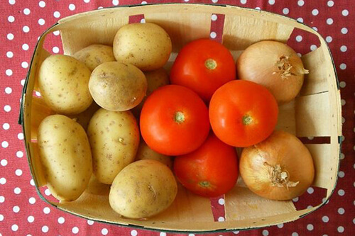 khoai tây và cà chua